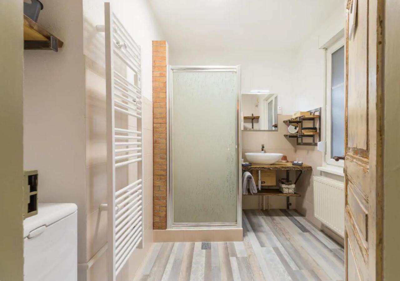 Colmar Appt familial à 3 min du centre - parking gratuit - Une chambre et 5 pers Extérieur photo