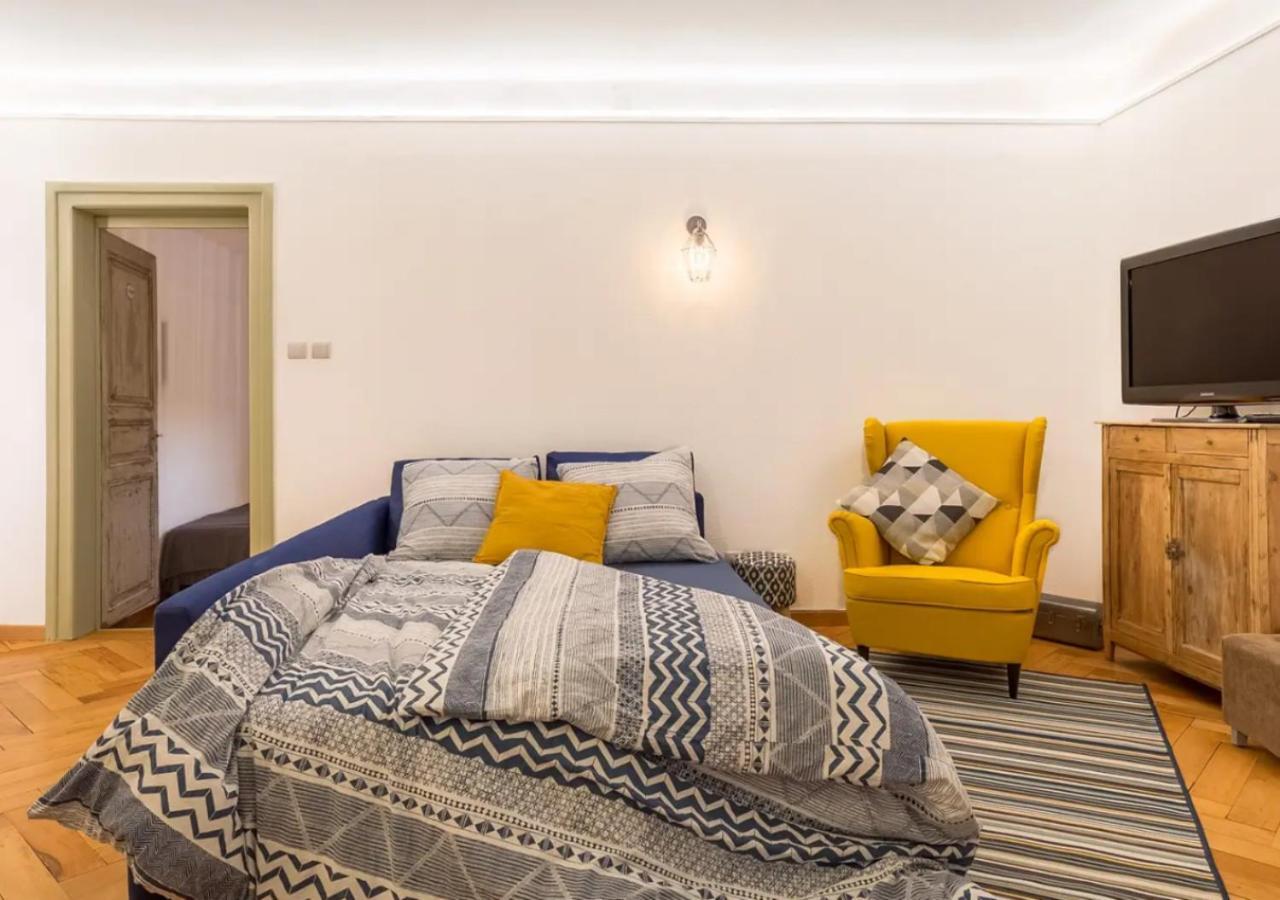Colmar Appt familial à 3 min du centre - parking gratuit - Une chambre et 5 pers Extérieur photo
